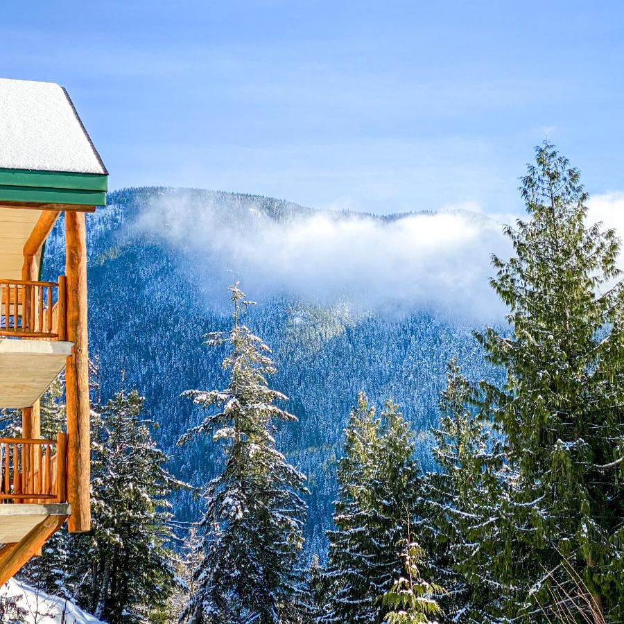 Coast Hillcrest Hotel Revelstoke Exterior photo