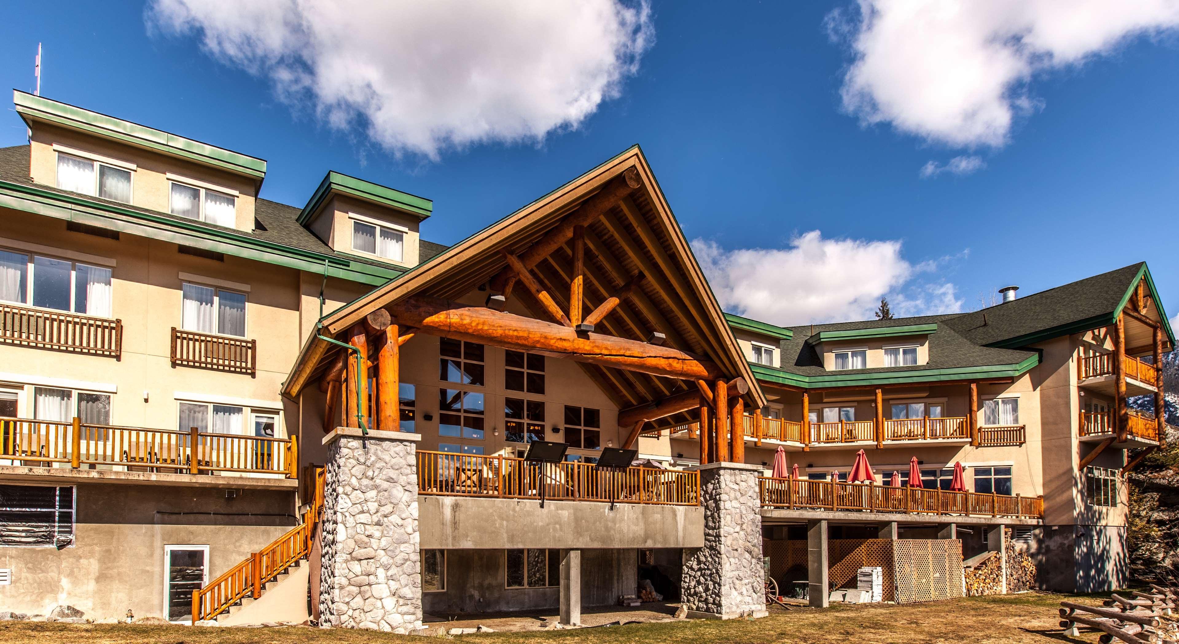Coast Hillcrest Hotel Revelstoke Exterior photo