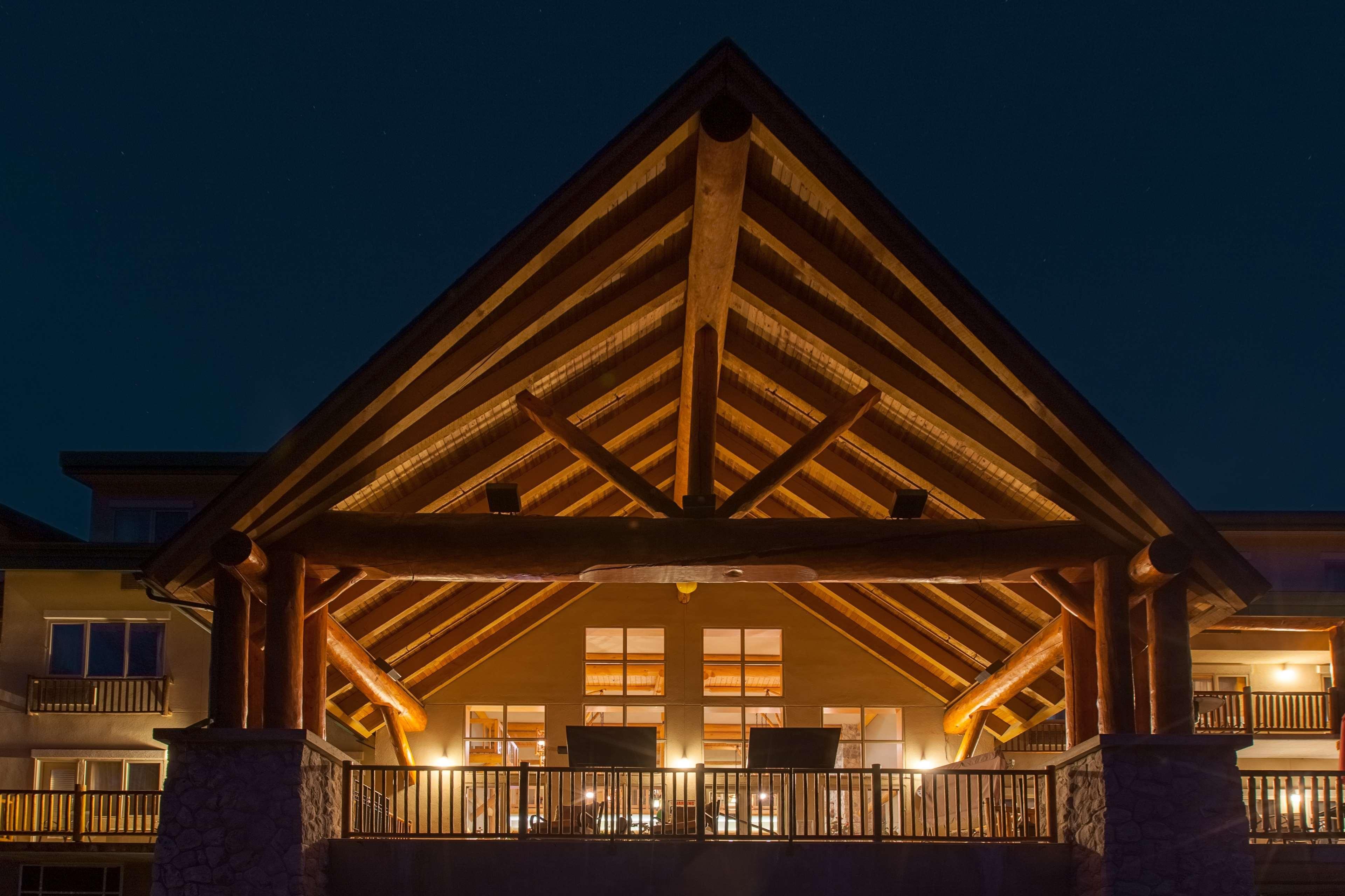 Coast Hillcrest Hotel Revelstoke Exterior photo