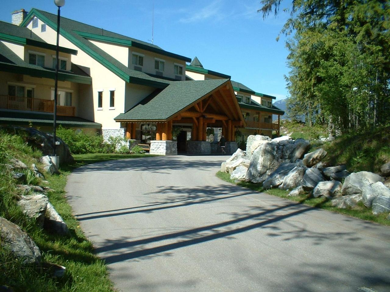 Coast Hillcrest Hotel Revelstoke Exterior photo