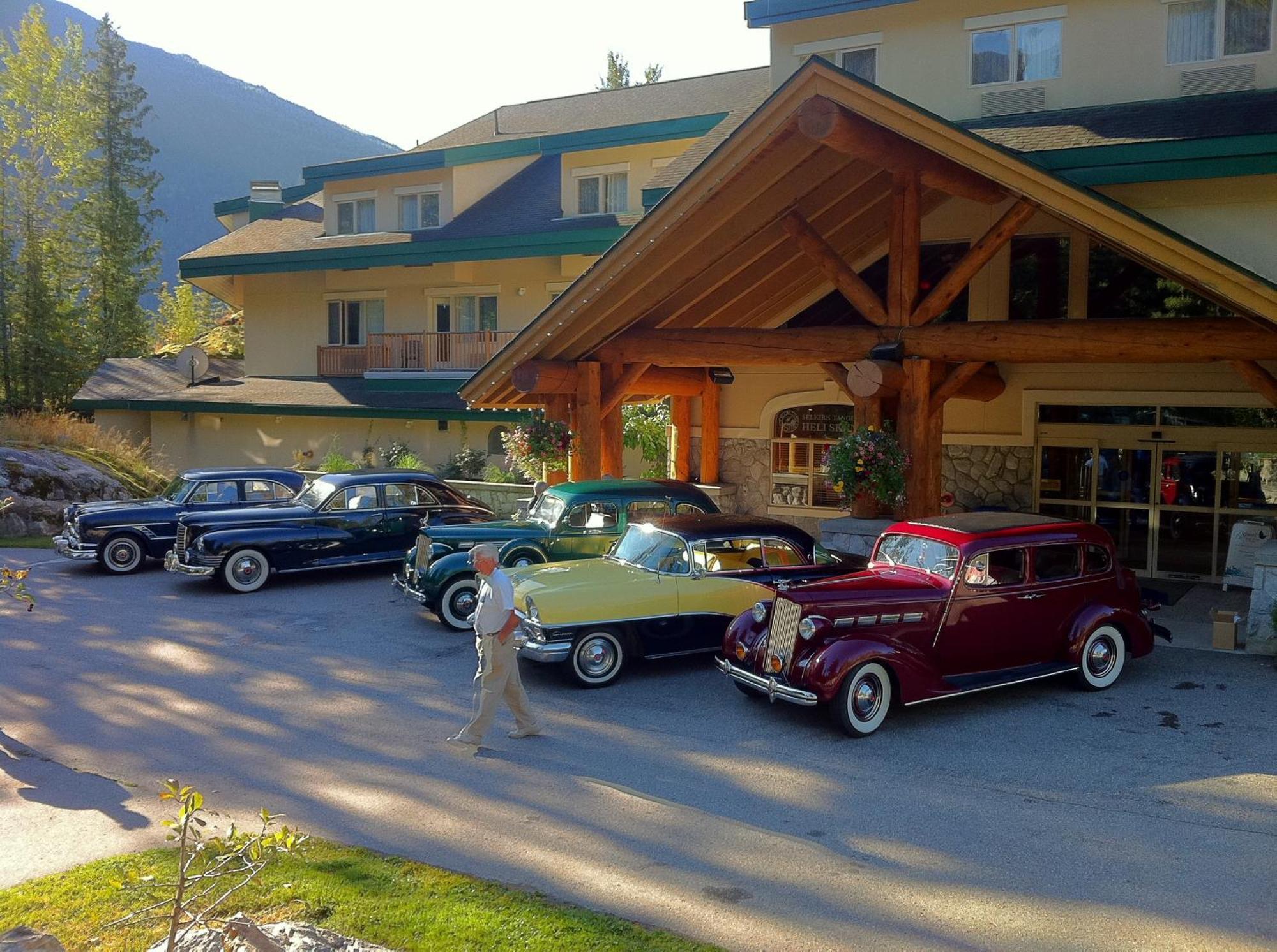 Coast Hillcrest Hotel Revelstoke Exterior photo