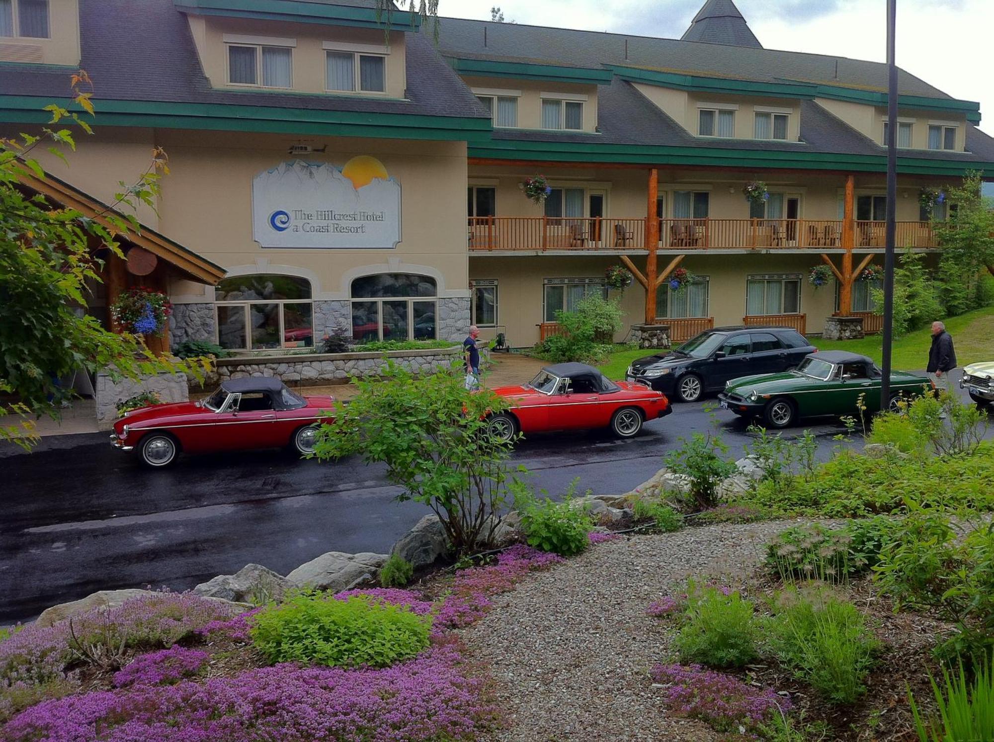 Coast Hillcrest Hotel Revelstoke Exterior photo