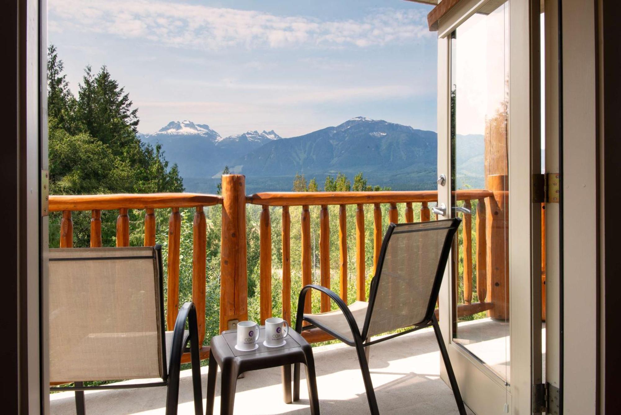 Coast Hillcrest Hotel Revelstoke Exterior photo