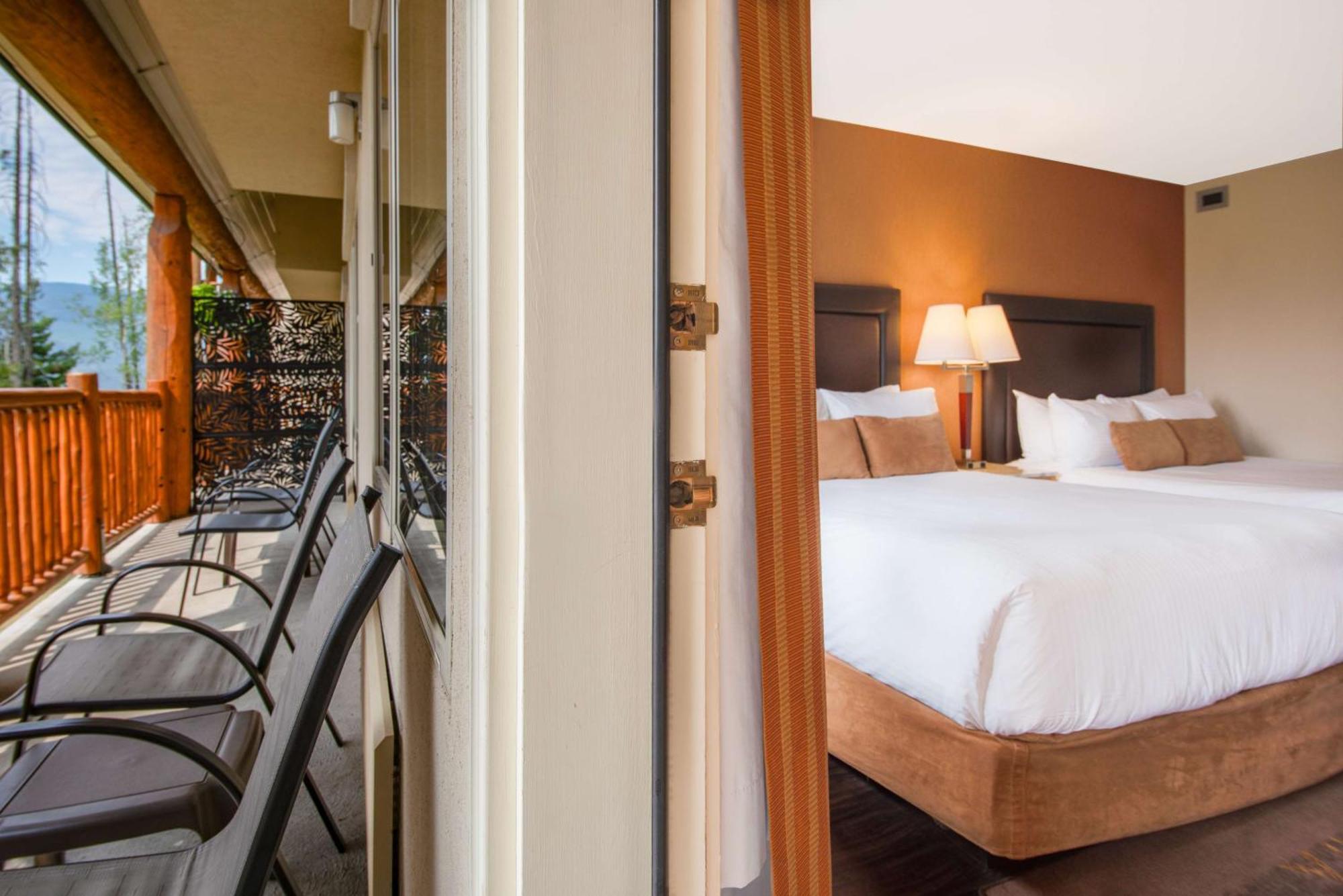 Coast Hillcrest Hotel Revelstoke Exterior photo
